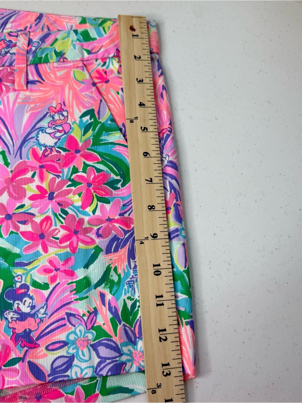 NWT Lilly Pulitzer Disney Dreamin Callaha Shorts Sz 10 Minnie Daisy Duck Flora - Picture 15 of 16